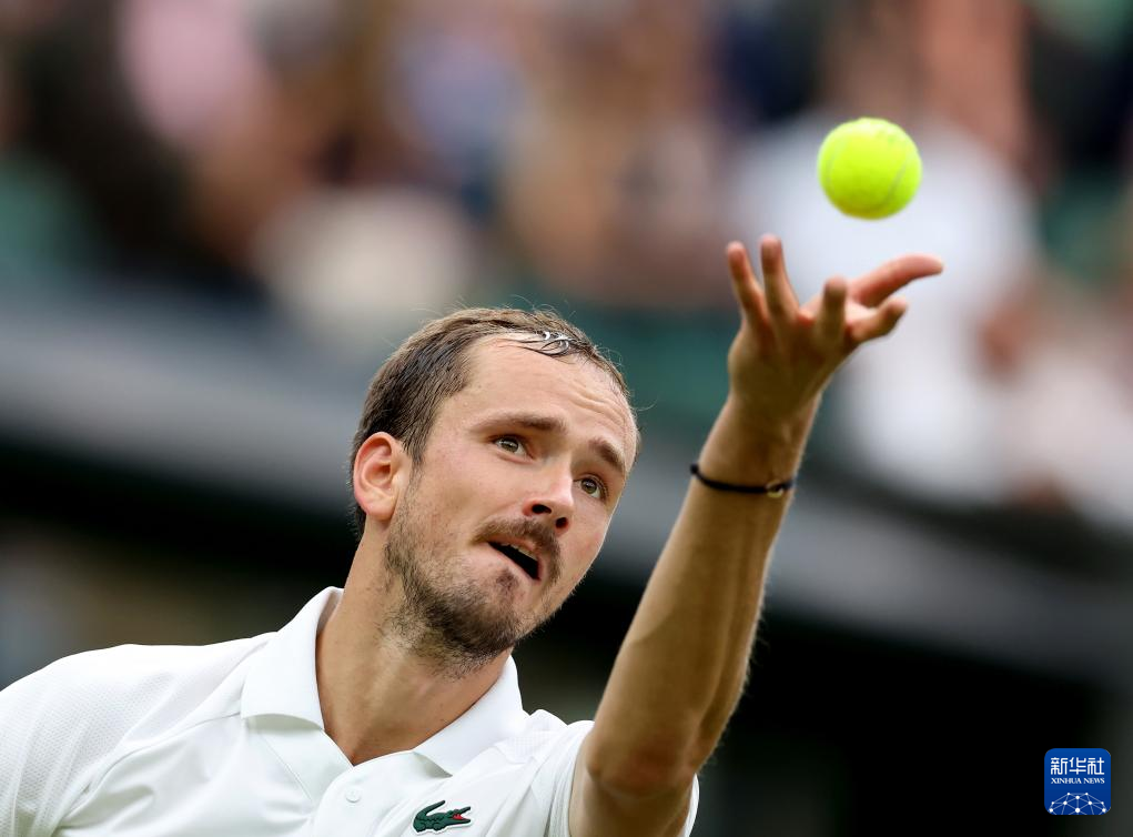 开云体育入口-拉沃尔杯险胜戴维斯杯,梅德韦杰夫高光表现 第2张 开云体育入口-拉沃尔杯险胜戴维斯杯,梅德韦杰夫高光表现 第2张