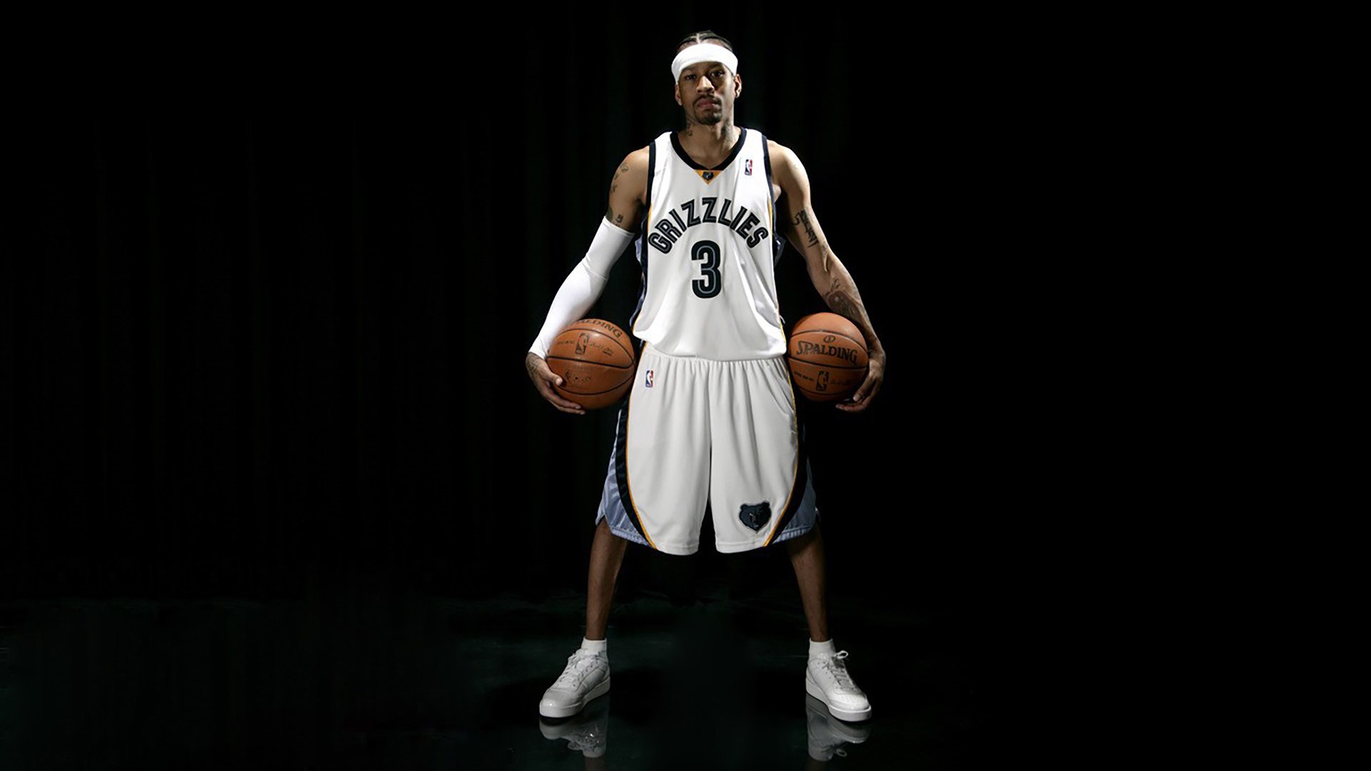 开云体育官方网站-当哨声响起，一场生死战如何折射NBA季后赛的残酷美学  第2张