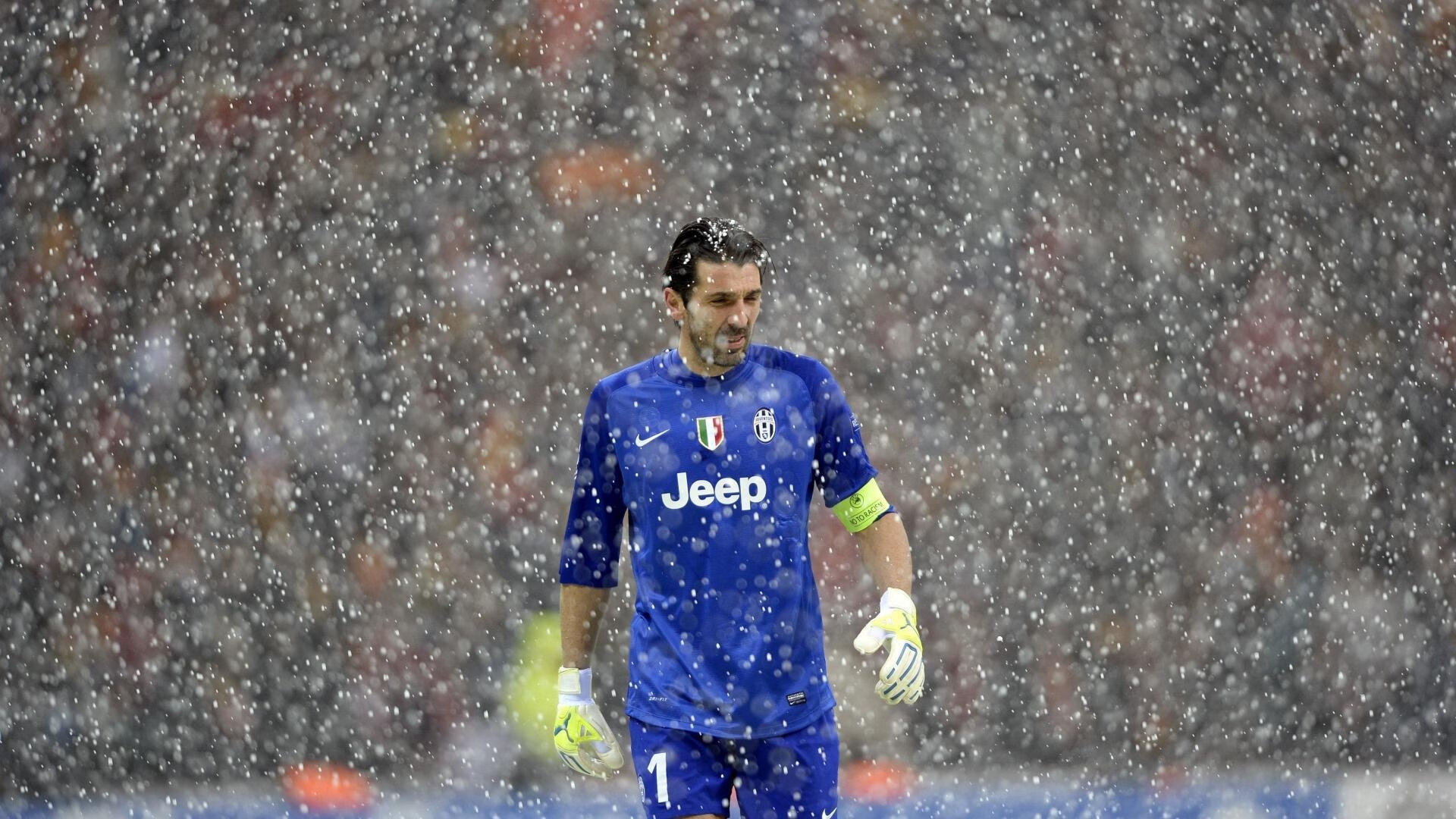 开云体育登录-F1街道赛之夜,维尼修斯带队取胜,当赛道与球场共享同一种心跳 第2张 开云体育登录-F1街道赛之夜,维尼修斯带队取胜,当赛道与球场共享同一种心跳 第2张