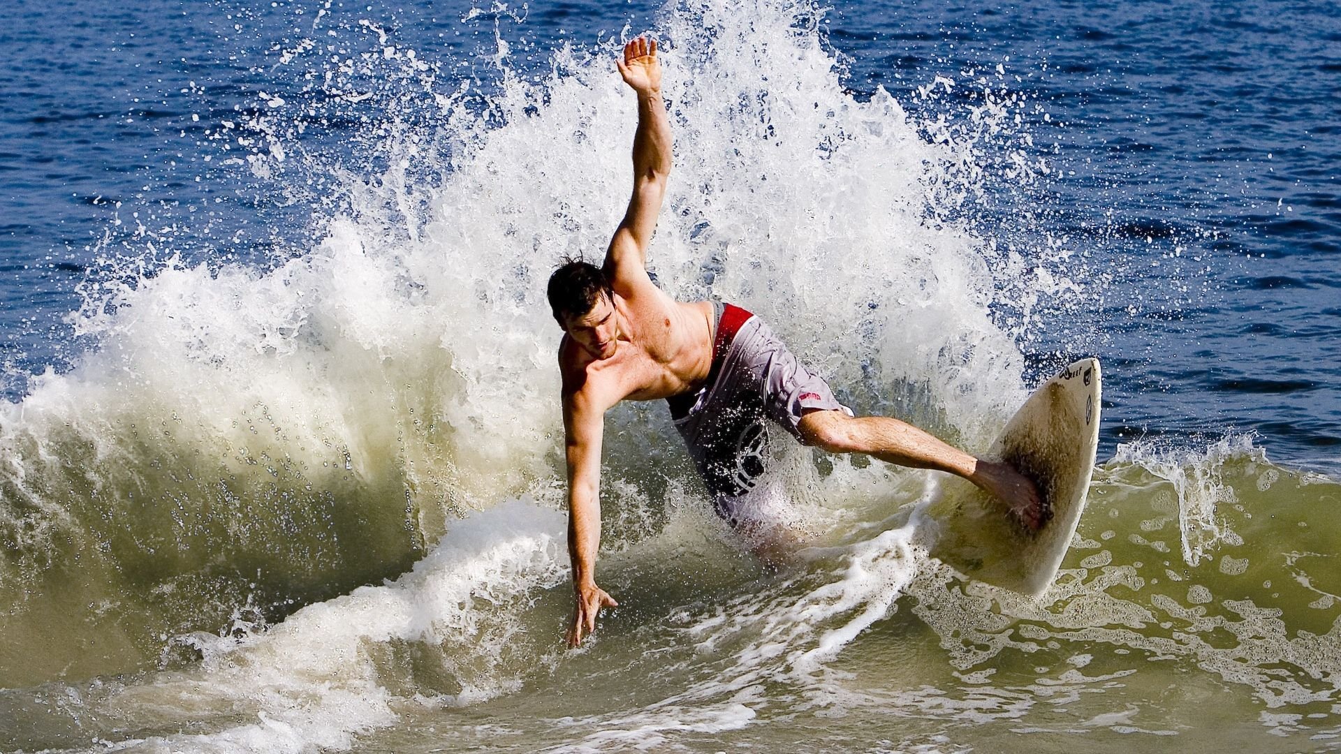 开云体育官方网站-东决关键战之夜,浓眉统治级数据背后的无声战争 第2张 开云体育官方网站-东决关键战之夜,浓眉统治级数据背后的无声战争 第2张