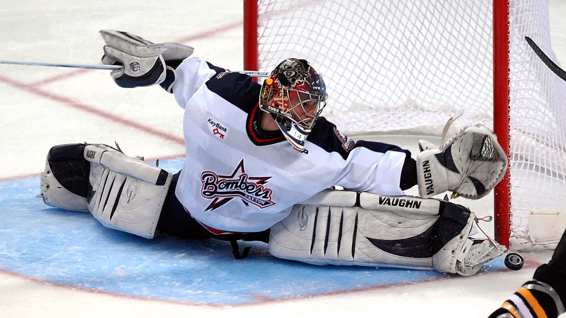 开云体育平台APP-厄瓜多尔生死战，布鲁诺一脚踢碎的不只是新西兰的防线，还有一个国家的百年孤独  第2张