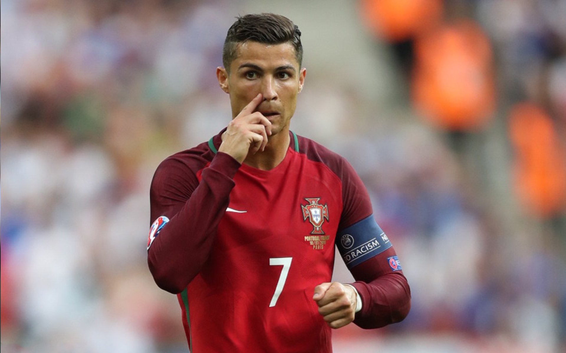 开云下载-点球决战中的关键先生，当拉亚的双手扼住厄瓜多尔的狂想